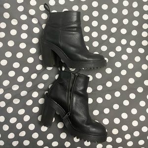 Magdalena Doc Martens